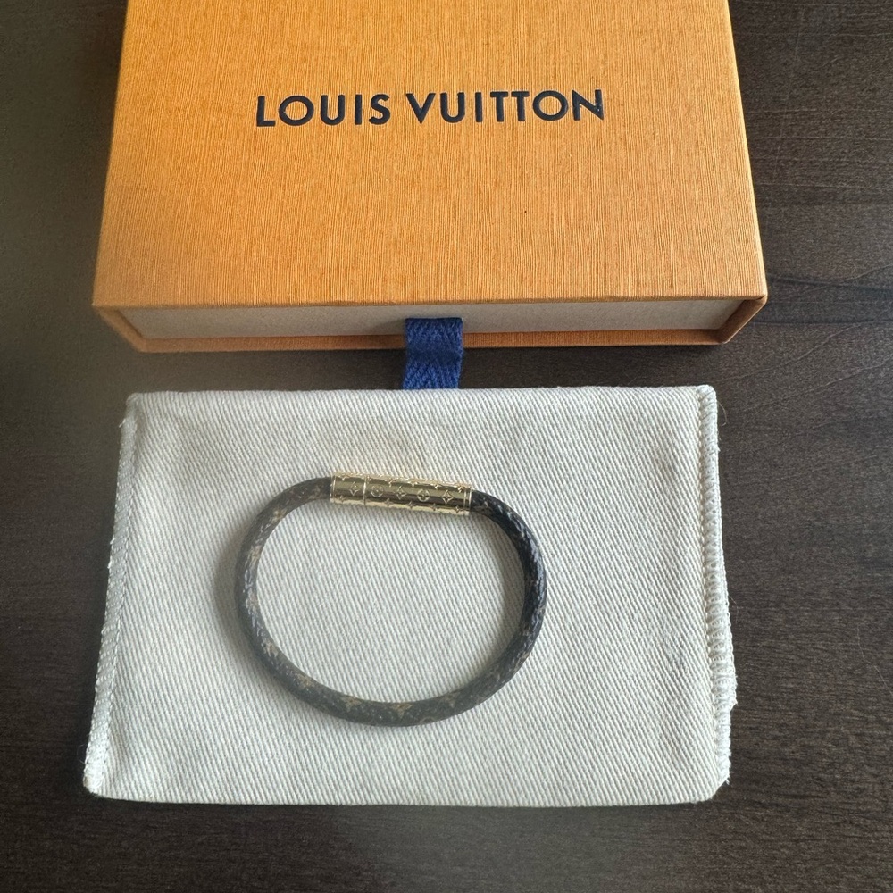 Louis Vuitton confidential bracelet